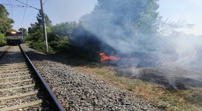 Hatay'da tren yolunda çıkan yangın söndürüldü