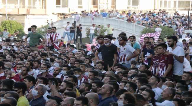 Hatayspor'un şampiyonluğu kentte büyük bir coşkuyla kutlanıyor