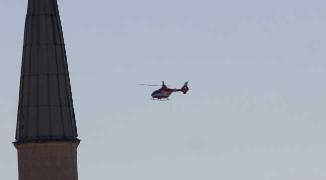 Hava ambulansı yaşlı kadın için havalandı 