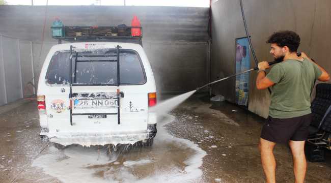 Karavana çevirdiği panelvanı 