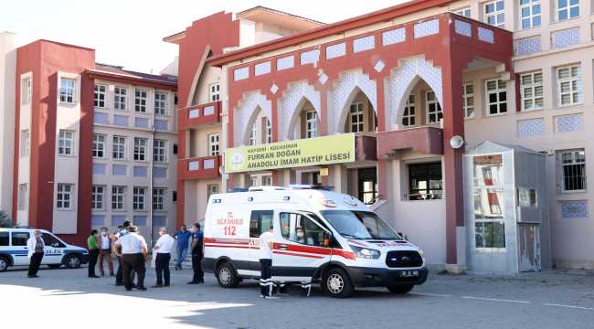 Müdür yardımcısı görev yaptığı okulda ölü bulundu