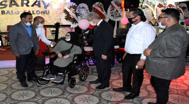 77 engelliye tekerlekli ve akülü sandalye desteği