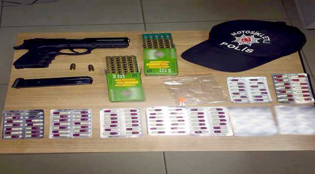 Konya'da bir araçta yapılan aramada uyuşturucu ve ruhsatsız tabanca ele geçirildi