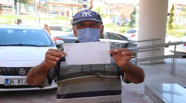 Lavanta bahçesinde bulduğu altınları TSKGV'ye bağışladı