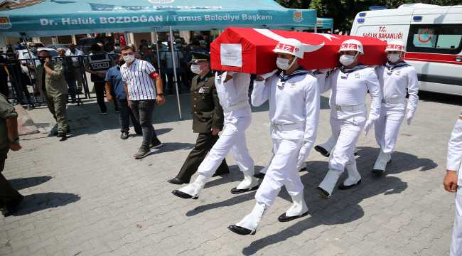 Mersin'de devrilen otobüste şehit olan er Mustafa Dağlı son yolculuğuna uğurlandı