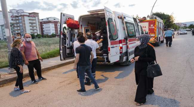 Otomobilde sıkışan kadın sürücü...