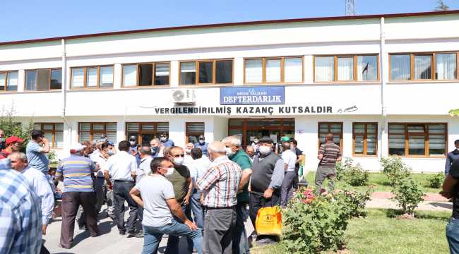 Niğde'de çiftçilerden arazi kiralama ihalesine büyük şirketlerin girmesine tepki