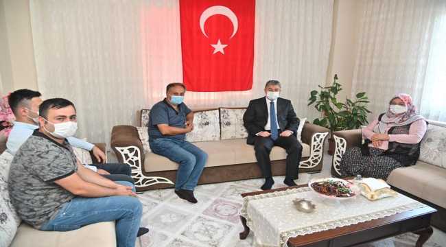 Osmaniye Valisi Yılmaz’dan şehit ailelerine ziyaret
