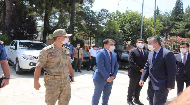 Osmaniye Valisi Yılmaz, Düziçi ilçesinde ziyaretlerde bulundu