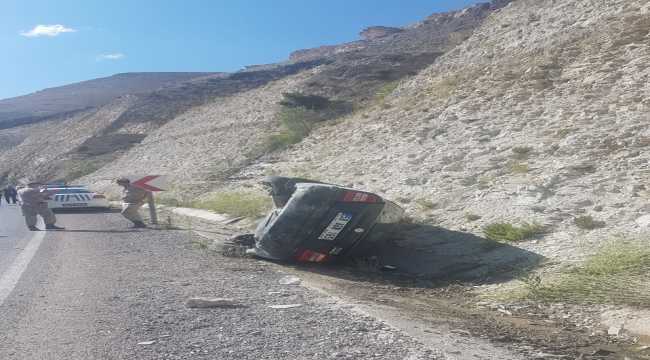 Sivas'ta otomobil devrildi: 5 yaralı 