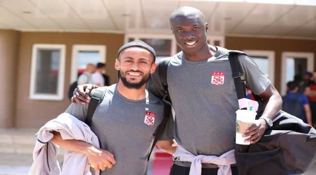 Sivasspor kafilesi İstanbul'a gitti 