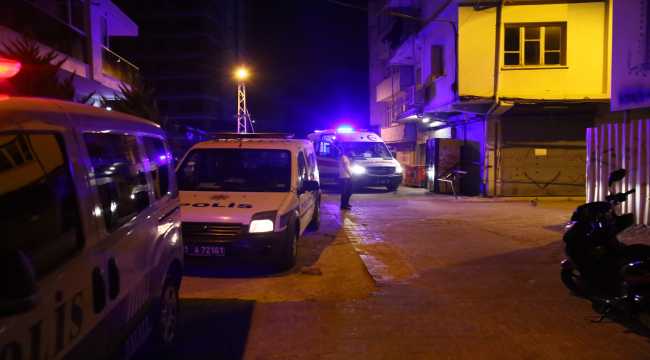 Telefonlarını vermek istemeyince silahla vuruldular
