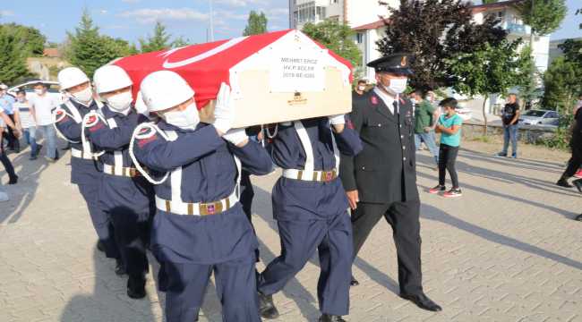 Trafik kazasında hayatını kaybeden sözleşmeli er Yozgat'ta toprağa verildi