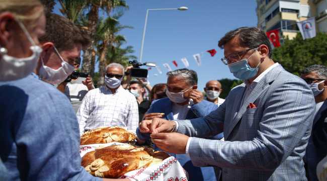  Ukrayna Dışişleri Bakanından Antalya'daki Kovid-19 tedbirlerine övgü: