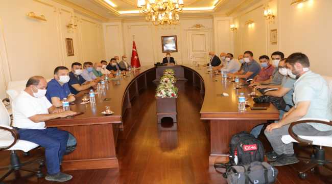 Yozgat Gazeteciler Cemiyeti üyeleri Vali Polat'ı ziyaret eti
