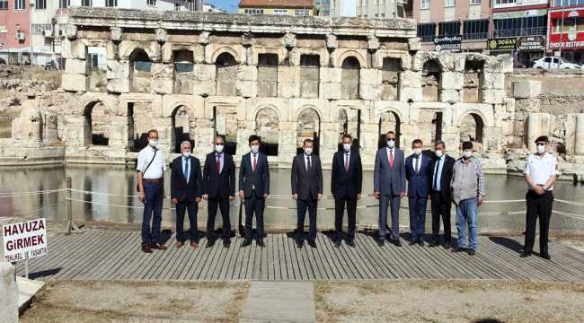 Yozgat Valisi Polat, Roma hamamında incelemelerde bulundu