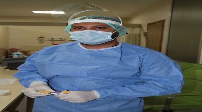 Adana'da Kovid-19'u atlatan 3 hemşire göreve dönmenin gururunu yaşıyor