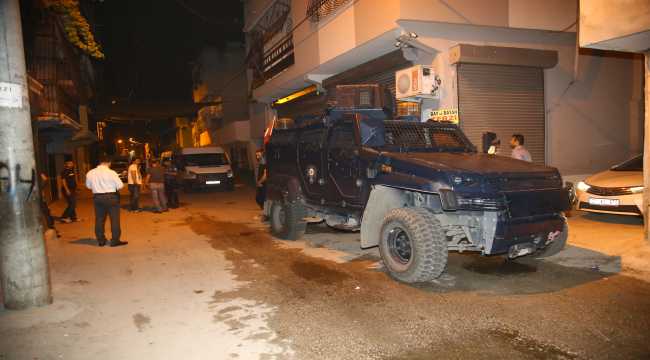 Adana'da kundaklanan evde hasar oluştu