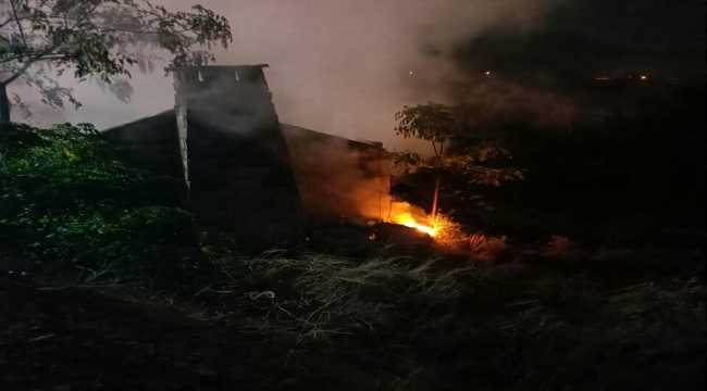 Adana'da samanlıkta çıkan yangın söndürüldü