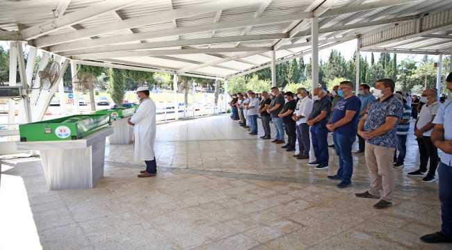Adana'da yaşamını yitiren Osmanlı paşasının torununun cenazesi toprağa verildi