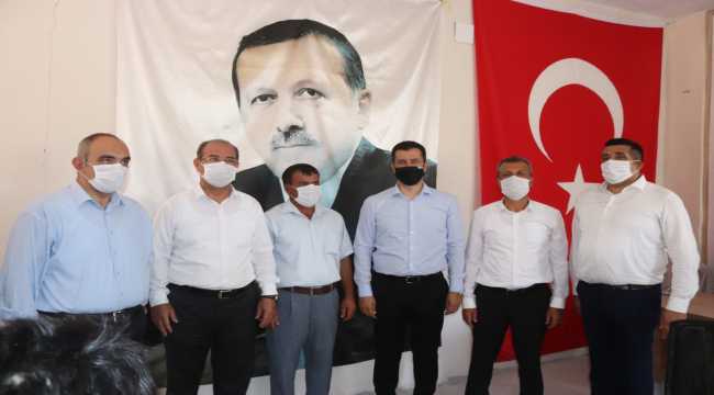 AK Parti Osmaniye milletvekilleri Durmuşoğlu ve Kaya esnafı ziyaret etti