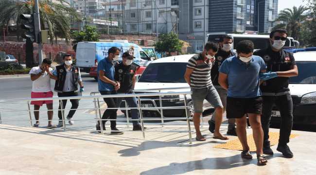Alanya'da düzenlenen uyuşturucu operasyonlarında 8 kişi gözaltına alındı