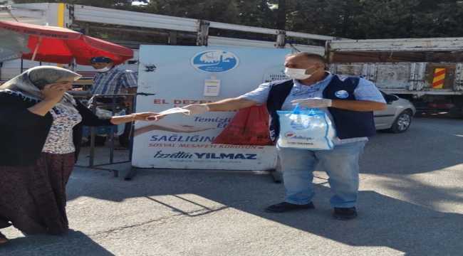 Antakya'da ücretsiz maske dağıtımı