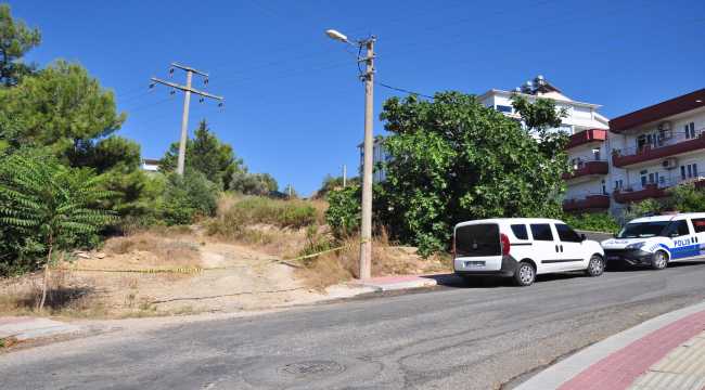 Antalya'da 8 yaşındaki kardeşini bıçakla öldüren genç polise teslim oldu