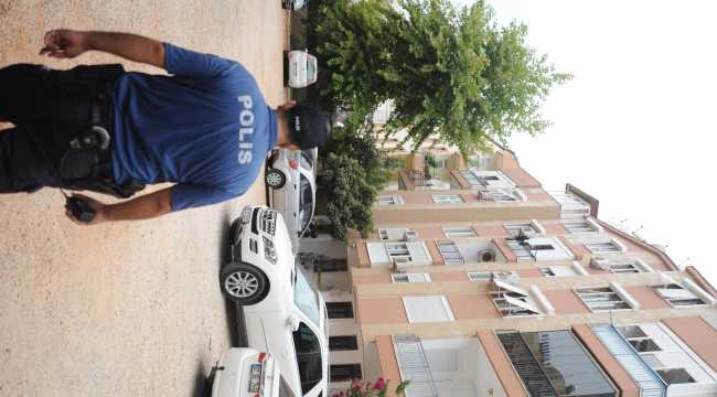 Antalya'da bir binada karantina uygulaması başlatıldı
