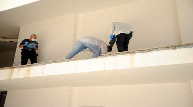 Antalya'da bir kişi evinde bir kişi de boş dükkanda ölü bulundu