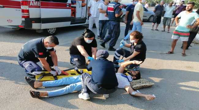 Antalya'da otomobil ile minibüs çarpıştı: 1 ölü, 1 yaralı