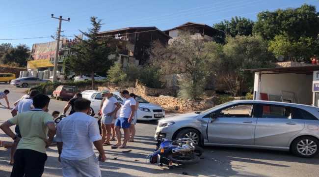 Antalya'da otomobil ile motosiklet çarpıştı: 2 yaralı
