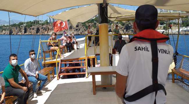 Antalya'daki tekne ve yatlarda Kovid-19 denetimi yapıldı
