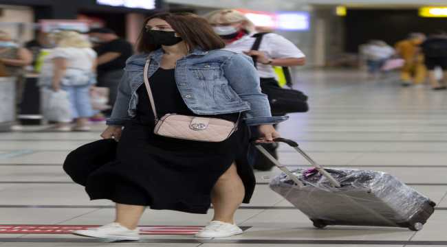 Antalya'ya ilk Rus turist kafilesi geldi