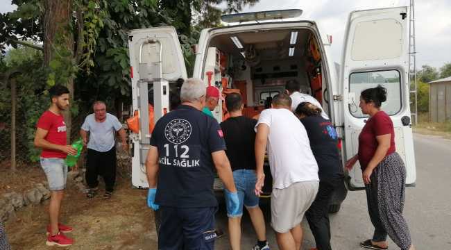 Bıçaklı kavgayı ayırmak isteyen kişi yaralandı