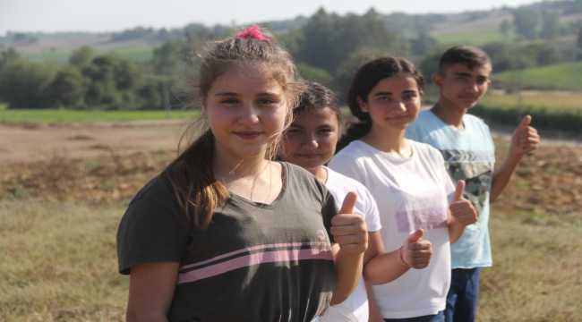 Ceyhan'da tarlada çalışıp çobanlık yapan öğrenciler fen lisesini kazandılar