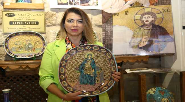 Çini ustası Olçar'ın Ayasofya fresklerini seramiğe yansıttığı eserler görücüye çıktı