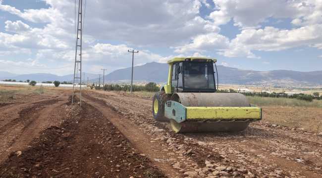 Elmalı'da 12 kilometrelik yol çalışması