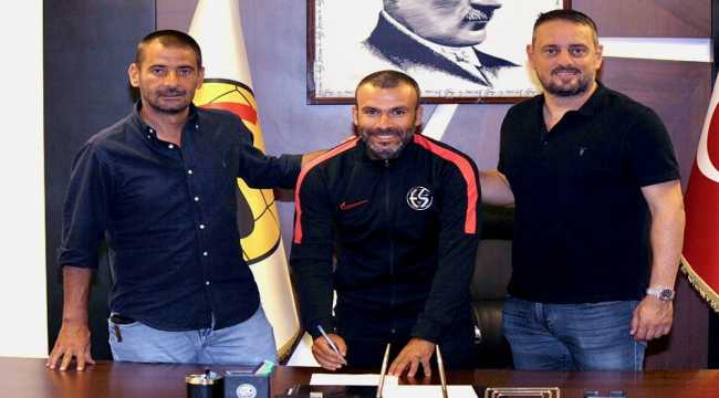 Eskişehirspor, Kıvanç Karakaş'la sözleşme yeniledi