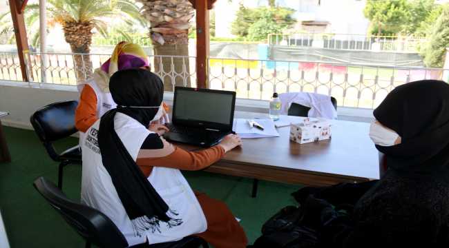 Hatay ve Şanlıurfa'daki Suriyeli ailelere gıda ve hijyen seti yardımı