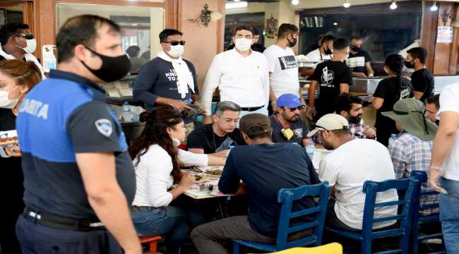 Hint sinemasının ünlü aktörü Aamir Khan, Adana'da hayranlarıyla bir araya geldi