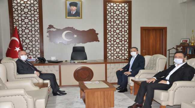 Kahramanmaraş Valisi Coşkun, Elbistan ve Afşin'i gezdi
