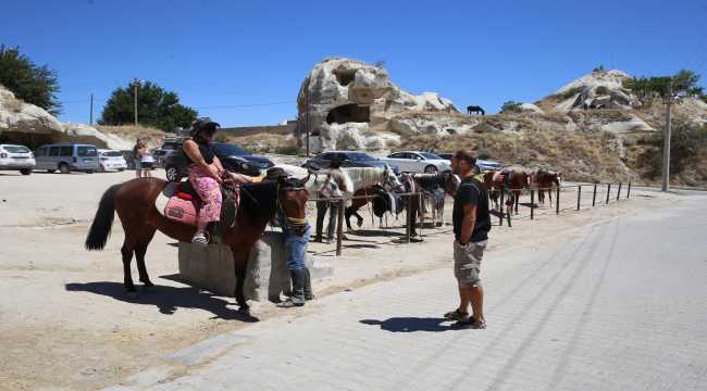Kapadokya, pandemi sürecinde günübirlikçi yerli turistleri ağırlıyor