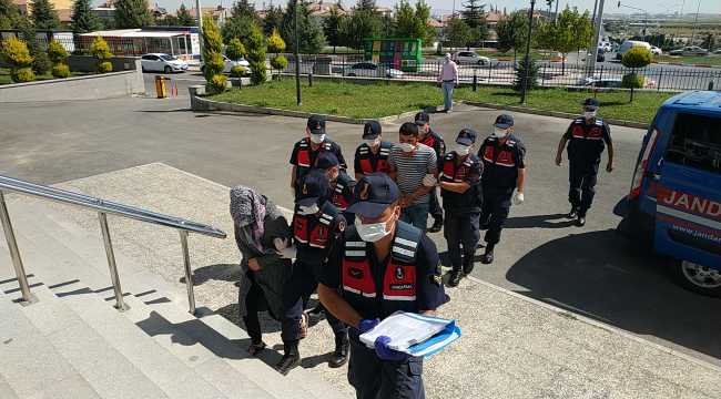 Karaman'daki tartıştığı kişiyi tüfekle öldüren kadın ile eşi adliyeye sevk edildi