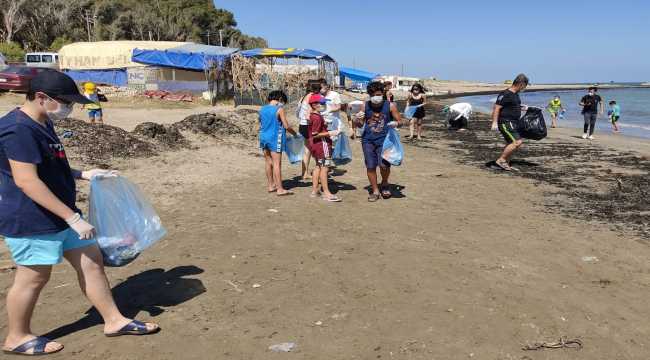  Karataş sahilinde temizlik