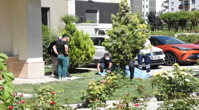 Kayseri'de 13. kattan düşen genç öldü