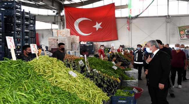Kırşehir'de pazar yerinde Kovid-19 tedbirleri denetlendi