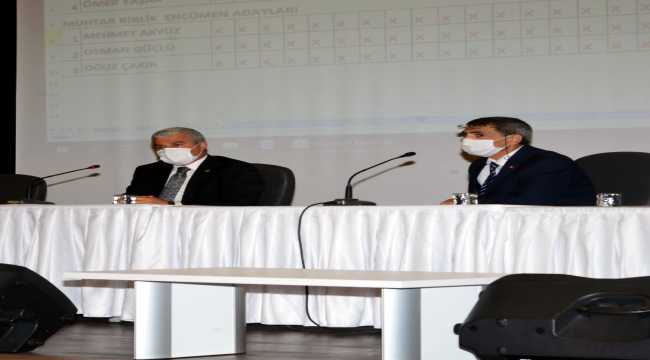 Kırşehir Valisi Akın, düğün ve taziyelerde Kovid-19 mücadelesi için muhtarlardan destek istedi