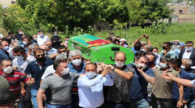 Kızılırmak'ta boğulan baba ve 2 çocuğunun cenazeleri Kayseri'de defnedildi