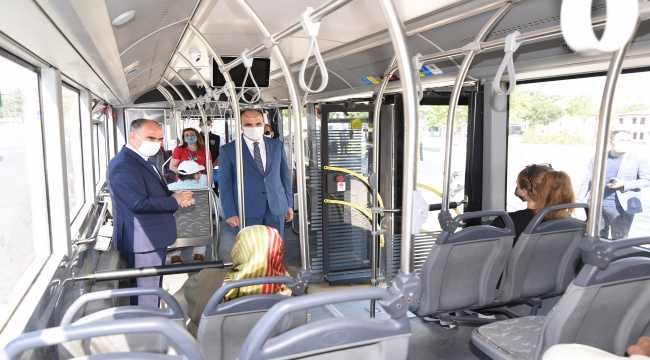 Konya Valisi Özkan, maske ve sosyal mesafe denetimlerine katıldı
